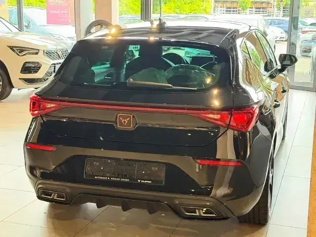 Gebraucht Cupra Leon 150 PS (110 kW) 2022 Mitternachtsschwarz Limousine