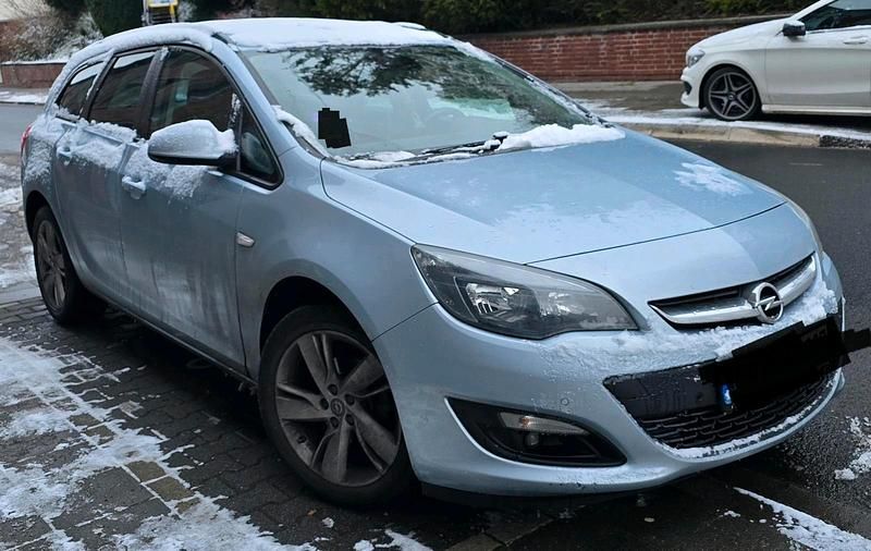 Andere farben Gebraucht 2015 Opel Astra Style Kombi | 5.049 € (Superpreis) - Bild 1/4