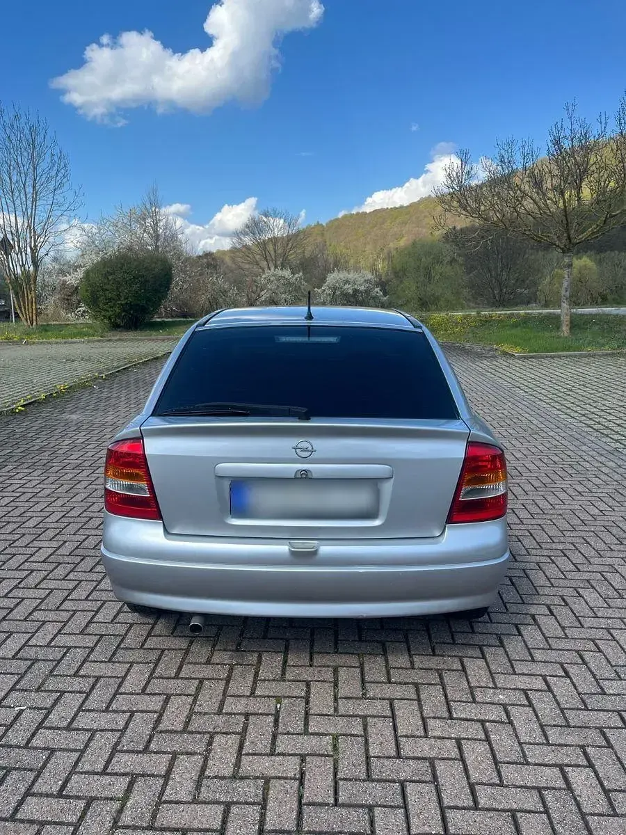 Gebraucht Opel Astra Selection 101 PS (74 kW) 2002 Silber Limousine