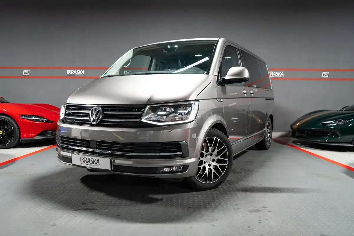 Käytetty VW Multivan Highline 2017 Peessi Tila-auto