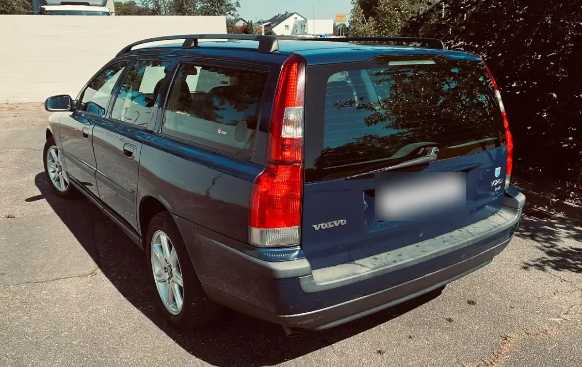 Używany Volvo V70 170 KM (125 kW) 2002 Niebieski Kombi
