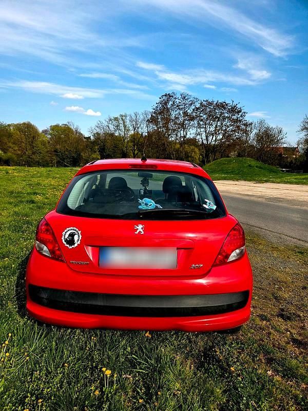 Gebraucht Peugeot 207 2009 Rot Limousine