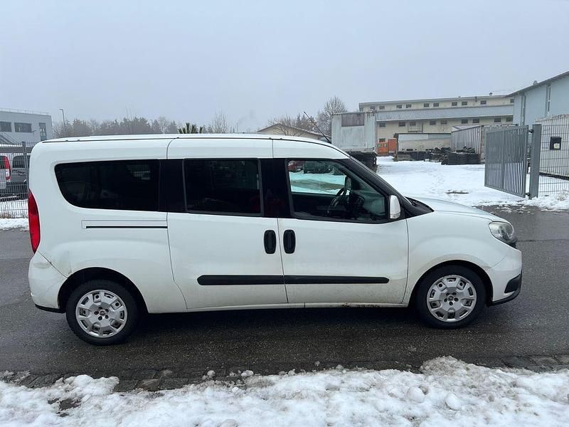 Gebraucht Fiat Doblò 105 PS (77 kW) 2015 Weiß Van / Kleinbus