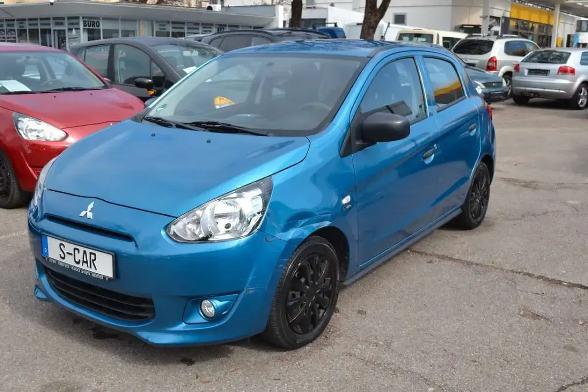 Gebraucht Mitsubishi Space Star Diamant Edition 71 PS (52 kW) 2015 Blau Limousine
