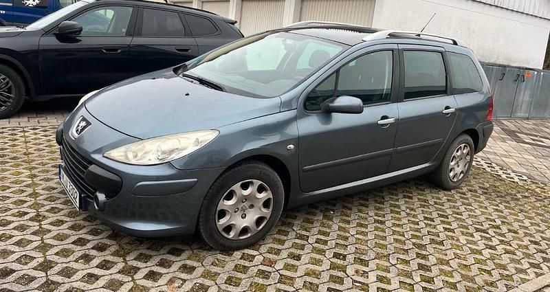 Grau Gebraucht 2006 Peugeot 307 Kombi | 1.495 € (Guter Preis) - Bild 1/4