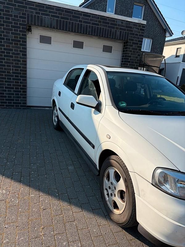 Second-hand Opel Astra 116 CP (85 kW) 1999 Alb Berlinǎ