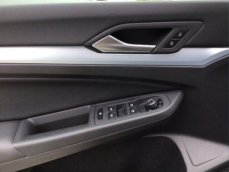 Gebraucht VW Golf VIII 150 PS (110 kW) 2025 Schwarz Kleinwagen