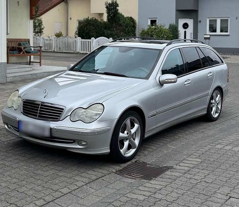 Silber Gebraucht 2003 Mercedes C220 Kombi | 2.400 € (Fairer Preis) - Bild 1/4