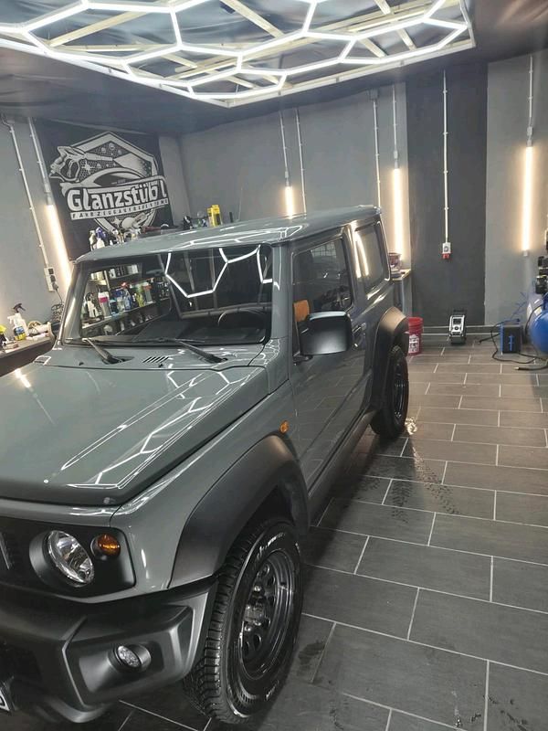 Gebraucht Suzuki Jimny 102 PS (75 kW) 2023 Grau SUV