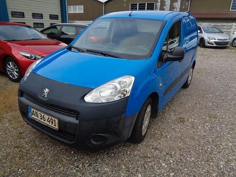 Gebraucht Peugeot Partner Comfort 90 PS (66 kW) 2014 Blau Van / Kleinbus