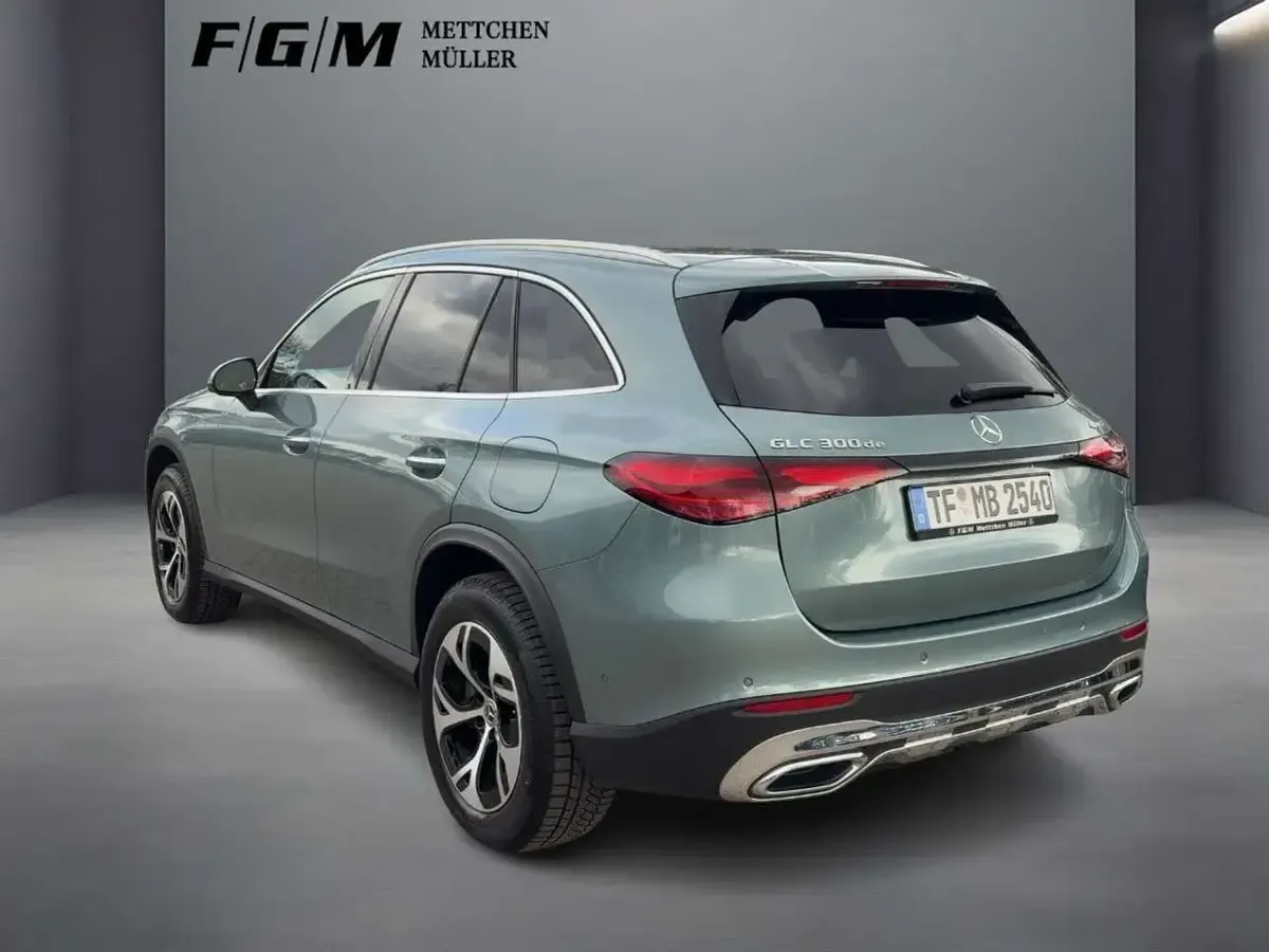 Gebraucht Mercedes GLC300de 197 PS (144 kW) 2025 Silber SUV