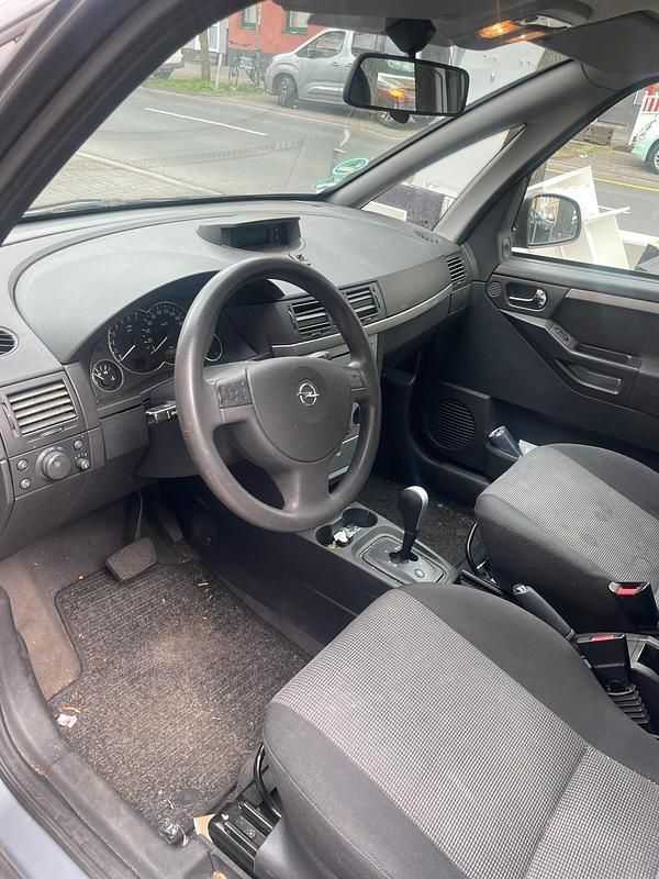 Usata Opel Meriva 100 CV (73 kW) 2011 Grigio Monovolume