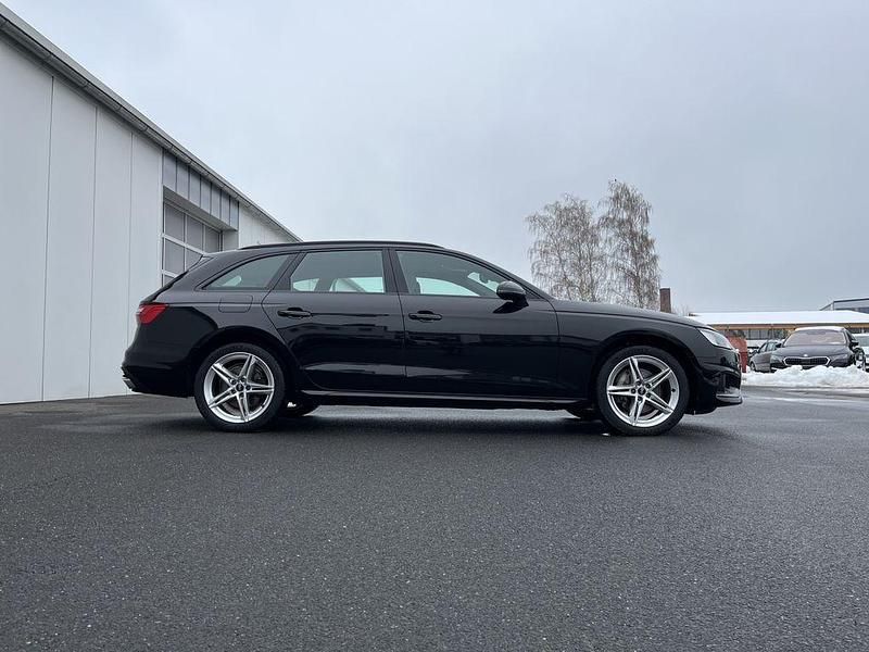 Gebraucht Audi A4 Advanced Plus 204 PS (150 kW) 2023 Mythosschwarz Kombi