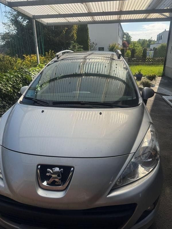 Silber Gebraucht 2009 Peugeot 207 Tendance Kombi | 1.200 € (Guter Preis) - Bild 1/4