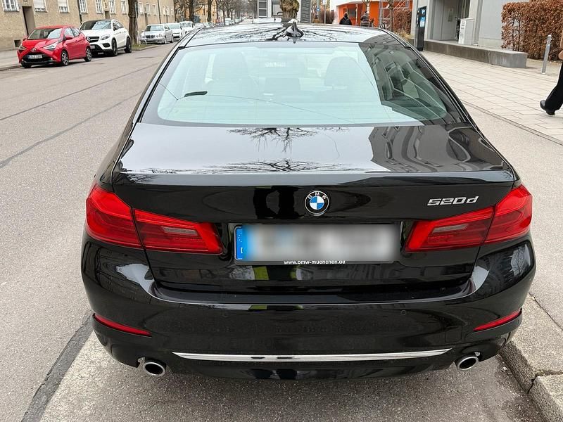 Gebraucht BMW 520 Luxury Line 190 PS (139 kW) 2019 Schwarz Limousine