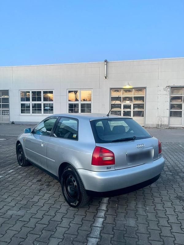 Second-hand Audi A3 106 CP (77 kW) 1997 Argintiu Hatchback