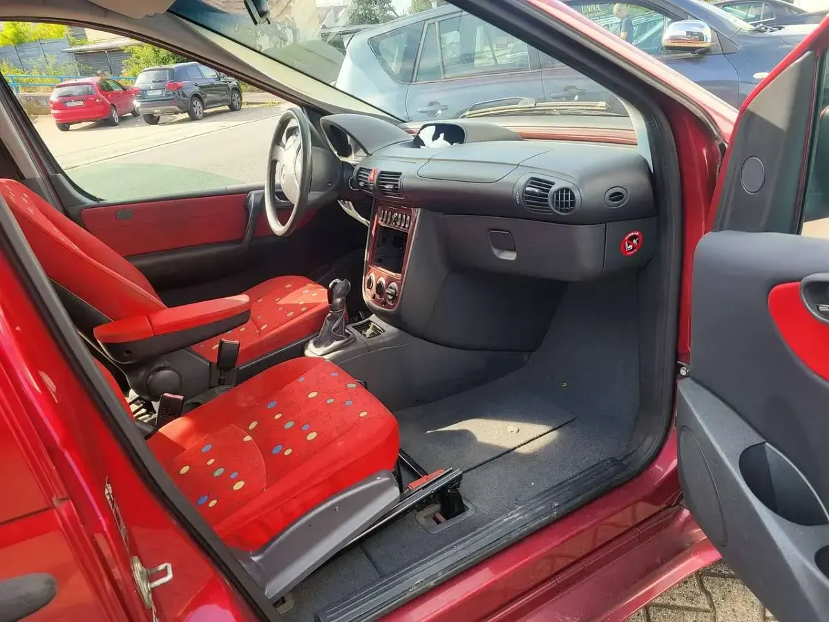 Gebraucht Mercedes Vaneo 102 PS (75 kW) 2002 Rot Van / Kleinbus