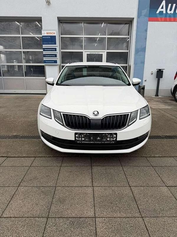Gebraucht Skoda Octavia Soleil 150 PS (110 kW) 2020 Candyweiss Kombi