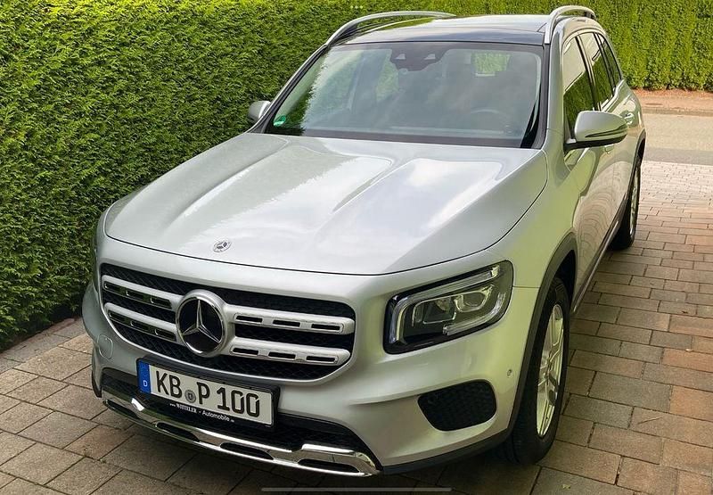 Silber Gebraucht 2023 Mercedes GLB200 SUV | 41.500 € (Fairer Preis) - Bild 1/4