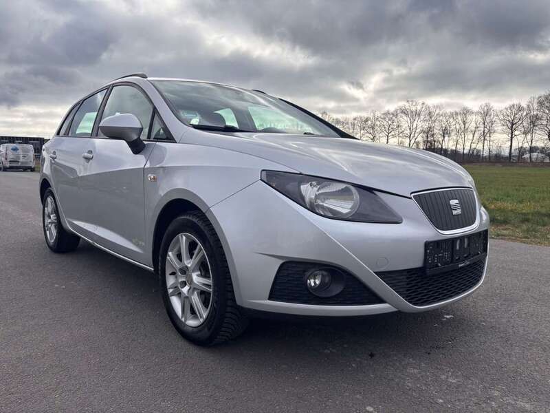 Silber Gebraucht 2011 Seat Ibiza ST Reference Kombi | 2.450 € (Teuer) - Bild 1/4