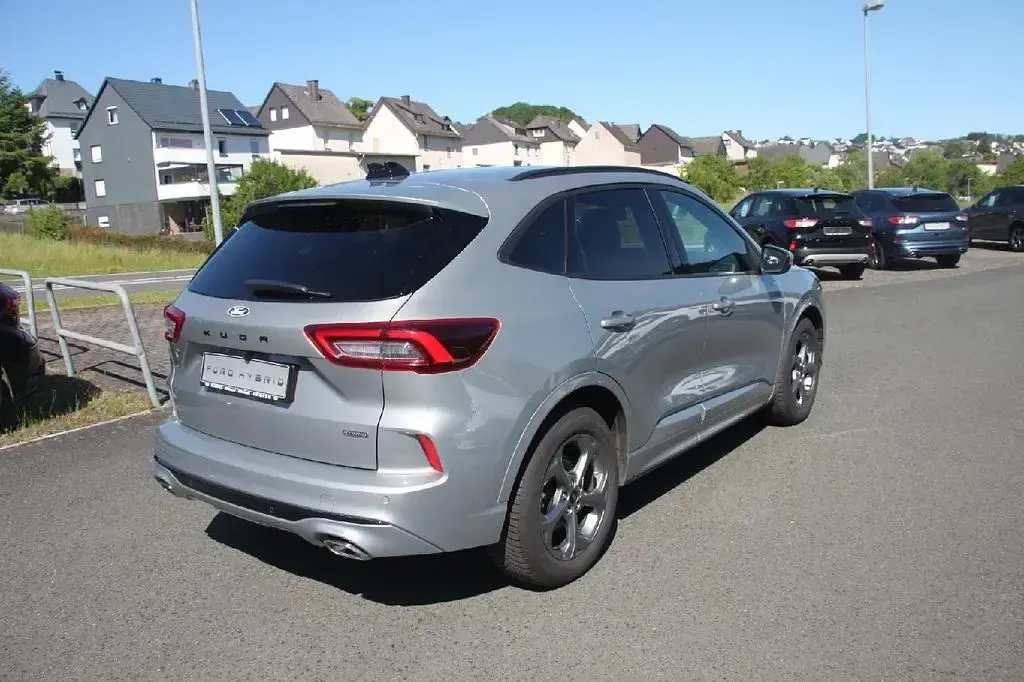 Gebraucht Ford Kuga ST-Line 152 PS (111 kW) 2025 Solarsilber SUV