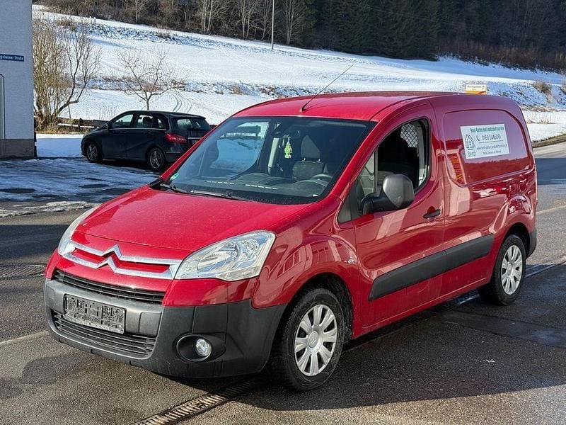 Rot Gebraucht 2011 Citroën Berlingo Van / Kleinbus | 2.250 € (Superpreis) - Bild 1/4