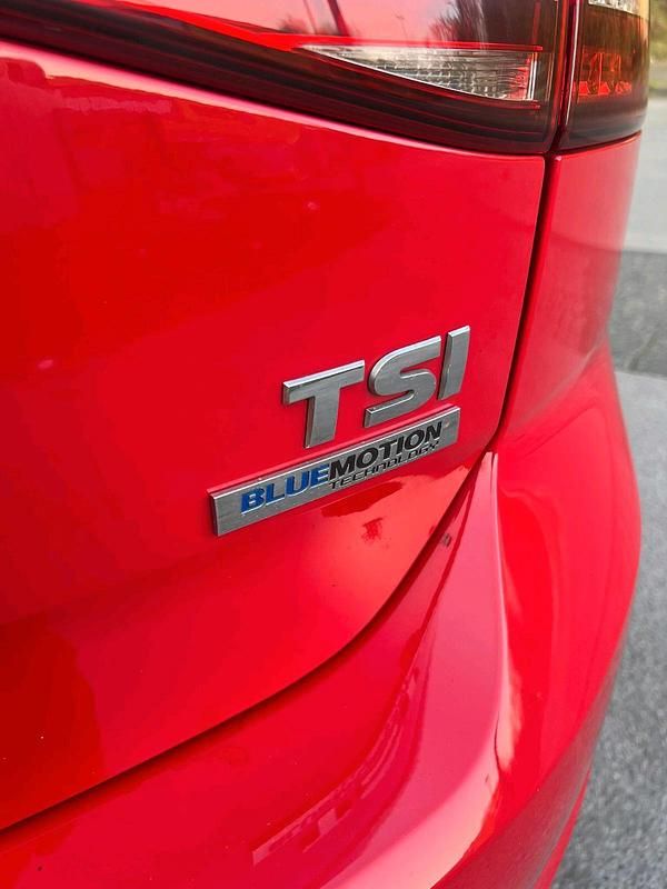 Gebraucht VW Golf VII 85 PS (62 kW) 2014 Rot Limousine