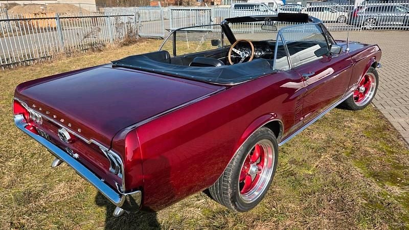 Gebraucht Ford V8 200 PS (147 kW) 1967 Rot Cabrio