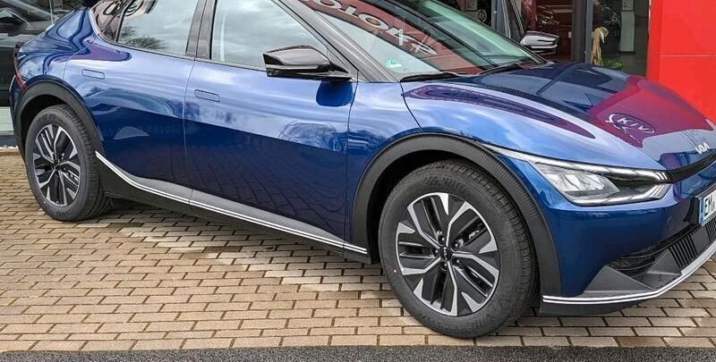 Blau Gebraucht 2024 Kia EV6 4 SUV | 34.500 € (Superpreis) - Bild 1/4