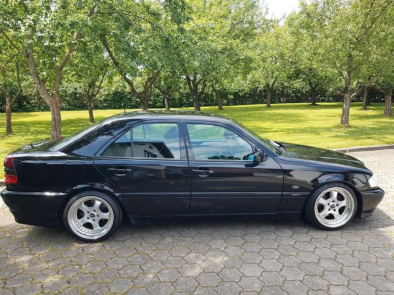 Schwarz Gebraucht 1999 Mercedes C280 AMG Limousine | 16.999 € - Bild 1/4