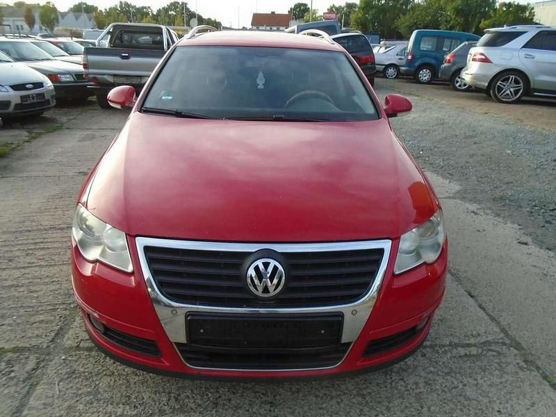 Rot Gebraucht 2007 VW Passat Sportline Kombi | 1.499 € (Superpreis) - Bild 1/4