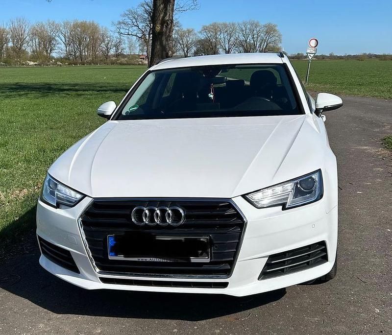 Gebraucht Audi A4 150 PS (110 kW) 2019 Weiß Kombi