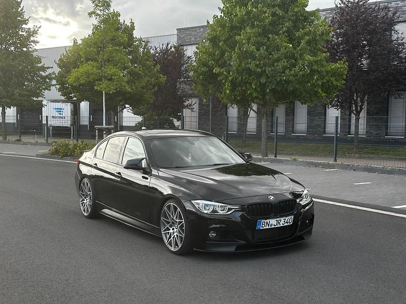 Schwarz Gebraucht 2016 BMW 340 M Sport Limousine | 27.000 € (Fairer Preis) - Bild 1/4