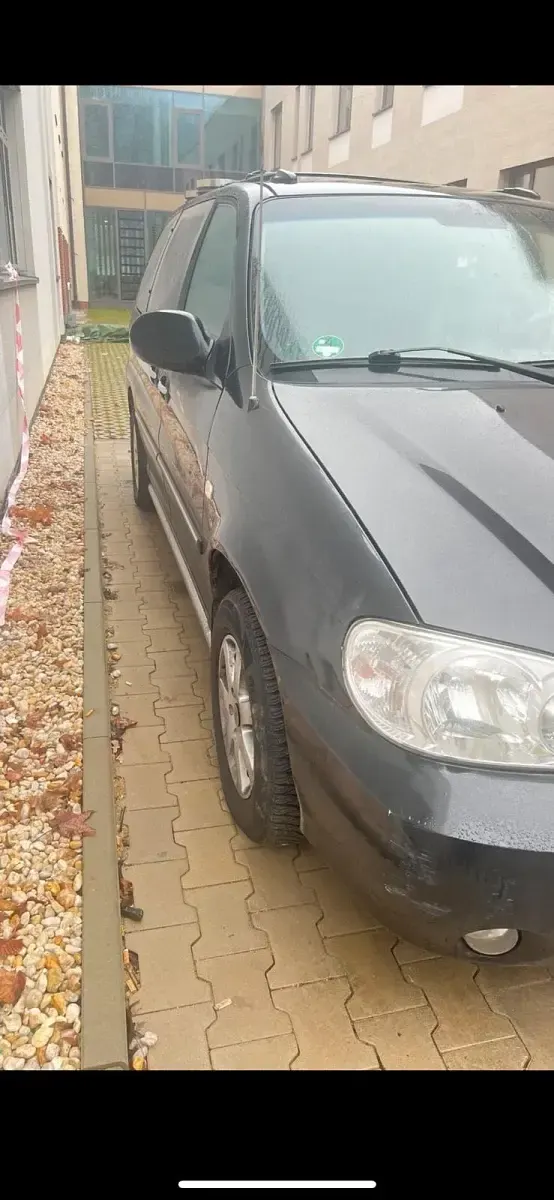 Gebraucht Kia Carnival 144 PS (105 kW) 2006 Schwarz Van / Kleinbus