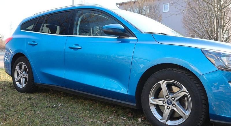 Gebraucht Ford Focus 125 PS (91 kW) 2022 Blau Limousine