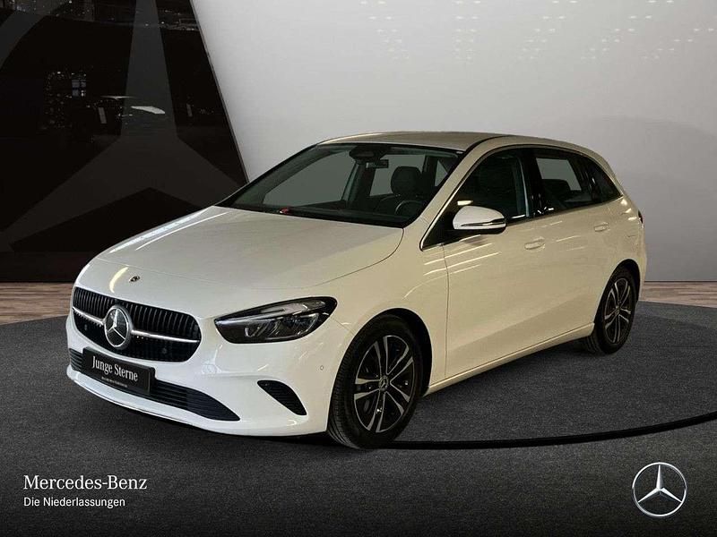 Usado Mercedes B200 Advanced 150 HP (110 kW) 2025 Branco Monovolume