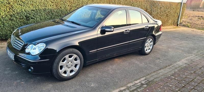 Gebraucht Mercedes C220 Elegance 150 PS (110 kW) 2007 Schwarz Limousine