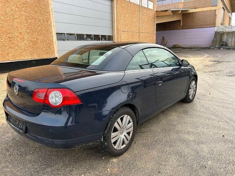 Gebraucht VW Eos 122 PS (89 kW) 2008 Blau Cabrio