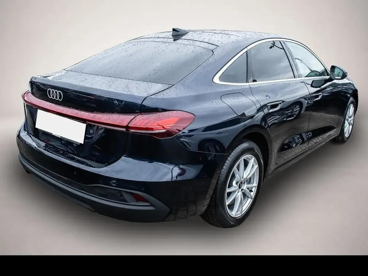 Gebraucht Audi A5 Basis 204 PS (150 kW) 2025 Blau Limousine