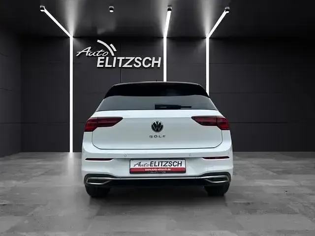 Gebraucht VW Golf VIII Style 150 PS (110 kW) 2021 Pure white Limousine