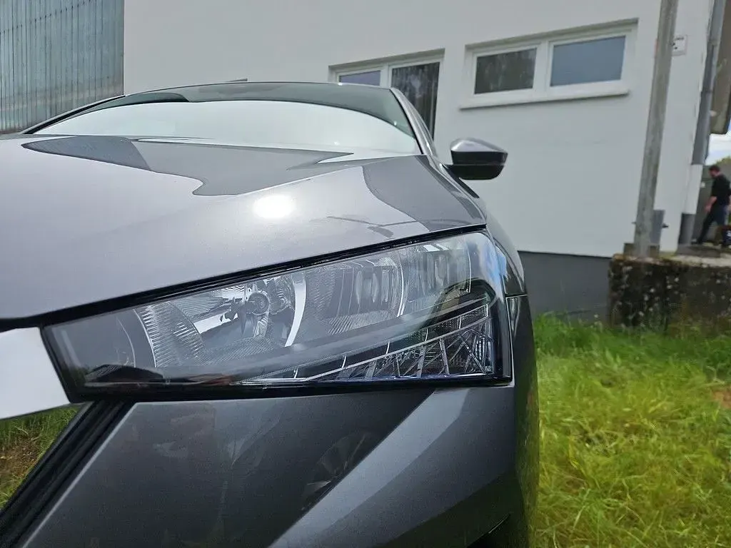Gebraucht Skoda Scala Business Line 110 PS (80 kW) 2023 Grau Kleinwagen