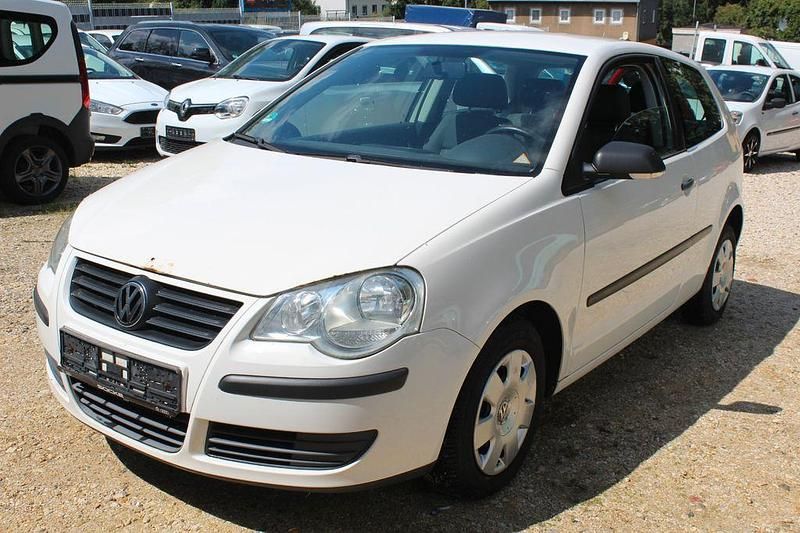 Weiß Gebraucht 2009 VW Polo Comfortline Limousine | 900 € (Superpreis) - Bild 1/4