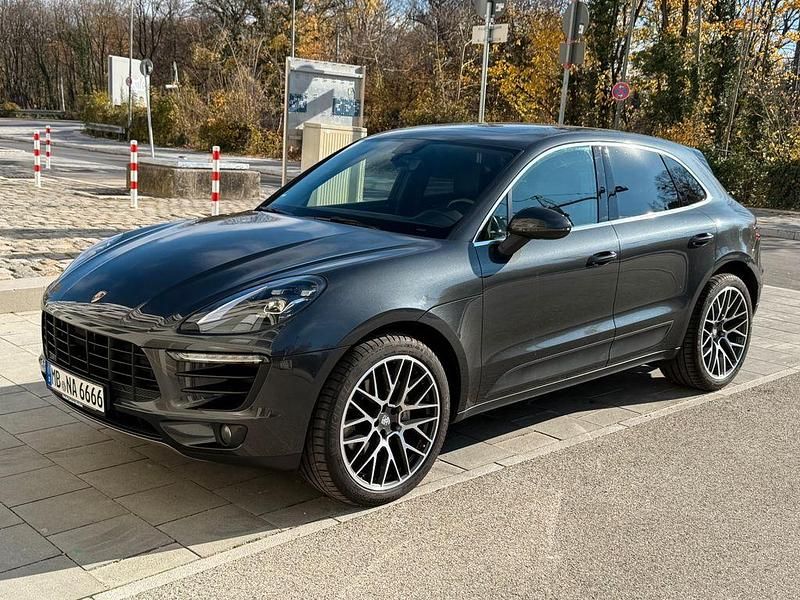 Grau Gebraucht 2018 Porsche Macan S SUV | 51.900 € - Bild 1/4