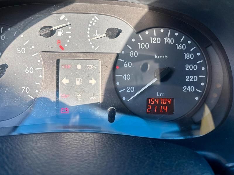 Gebraucht Renault Clio II 60 PS (44 kW) 2000 Silber Kleinwagen