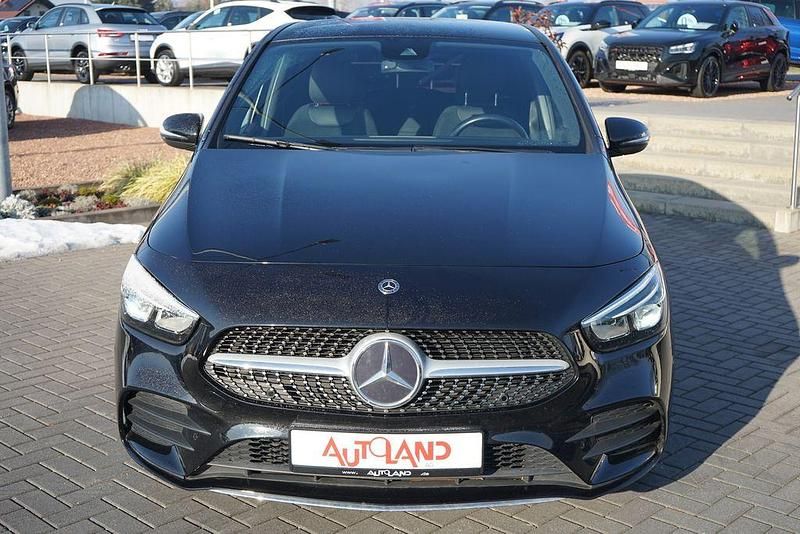 Gebraucht Mercedes B200 AMG line 150 PS (110 kW) 2019 Schwarz Van / Kleinbus