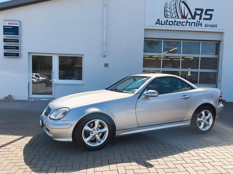 Gebraucht Mercedes SLK230 197 PS (144 kW) 2002 Silbermet. Cabrio