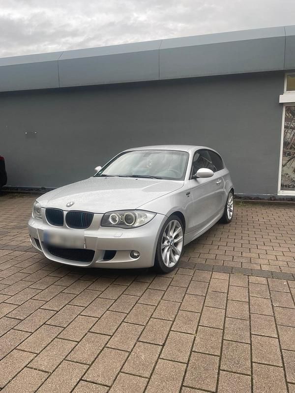 Silber Gebraucht 2009 BMW 120 Coupé M Sport Coupé | 5.200 € (Superpreis) - Bild 1/4