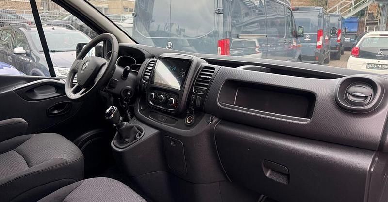 Gebraucht Renault Trafic 120 PS (88 kW) 2020 Schwarz Van / Kleinbus