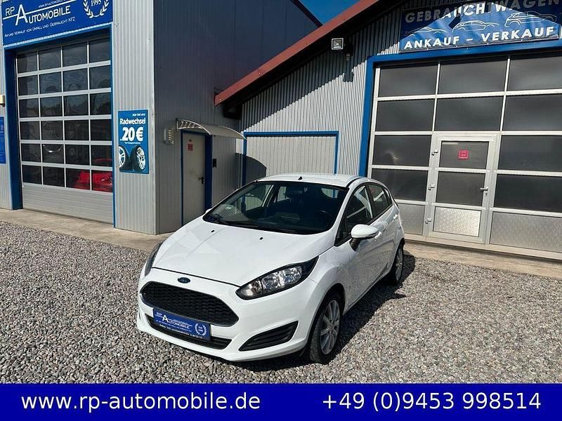 Frostweiß Gebraucht 2016 Ford Fiesta Trend Kleinwagen | 6.300 € (Guter Preis) - Bild 1/4