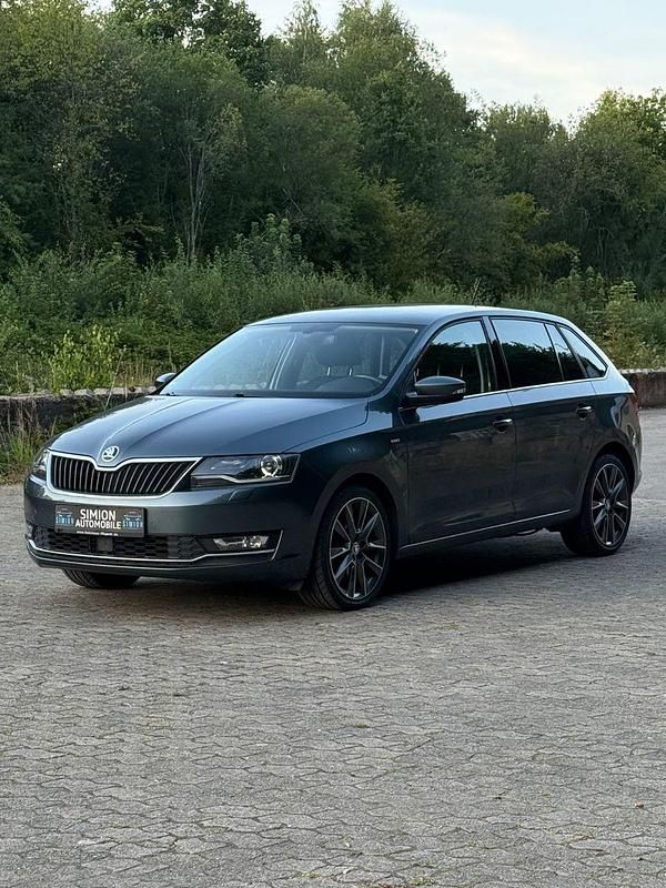 Grau Gebraucht 2017 Skoda Rapid Drive Kombi | 9.350 € (Fairer Preis) - Bild 1/3